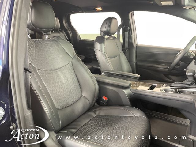 2025 Toyota SIENNA LTD AWD Limited 7 Passenger