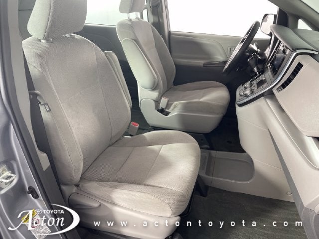 2017 Toyota Sienna L 7 Passenger