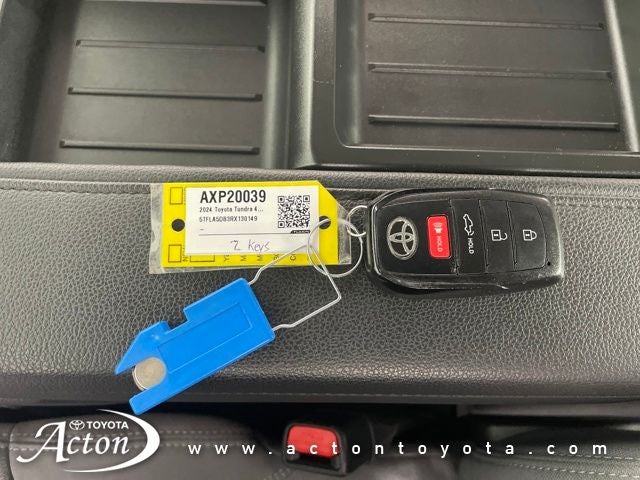 2024 Toyota TUNDRA 4X4 SR5