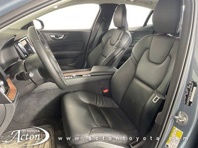 2024 Volvo S60 B5 Plus Dark Theme