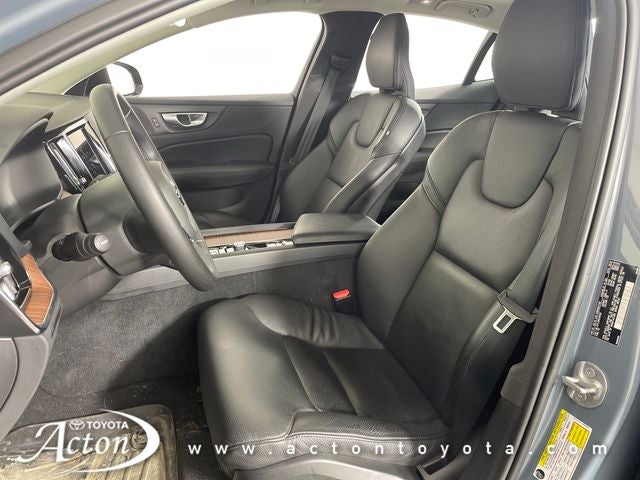 2024 Volvo S60 B5 Plus Dark Theme