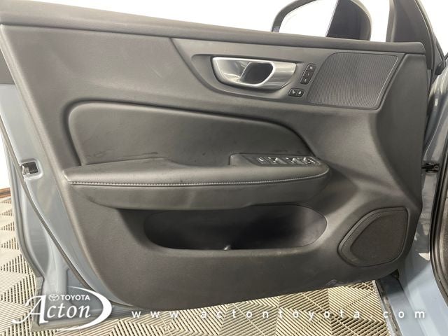 2024 Volvo S60 B5 Plus Dark Theme