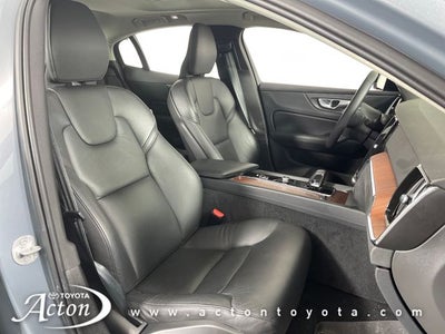 2024 Volvo S60 B5 Plus Dark Theme