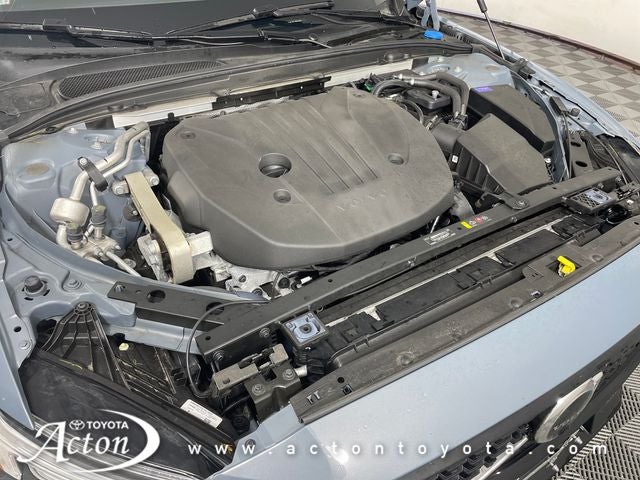 2024 Volvo S60 B5 Plus Dark Theme
