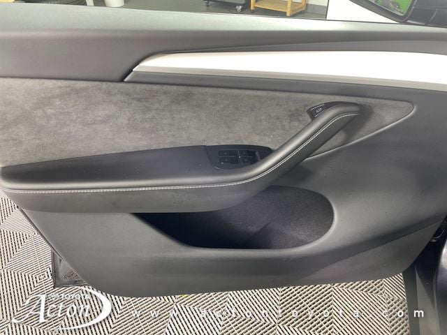 2025 Tesla Model Y Performance