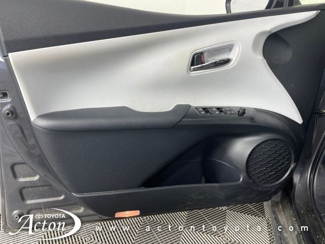 2017 Toyota PRIUS Two