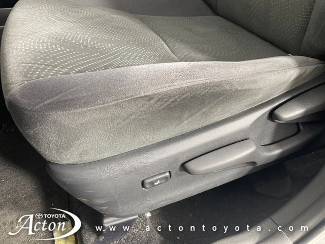 2014 Toyota PRIUS v Three