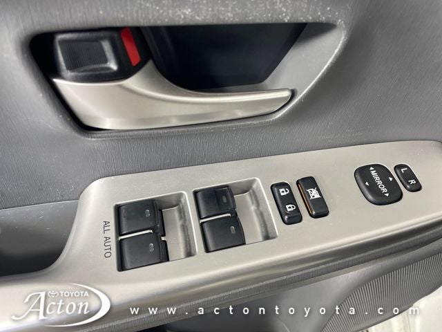 2014 Toyota PRIUS v Three