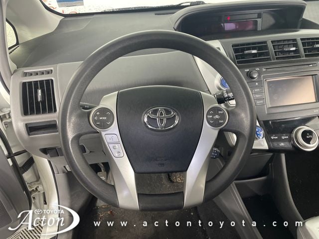 2014 Toyota PRIUS v Three