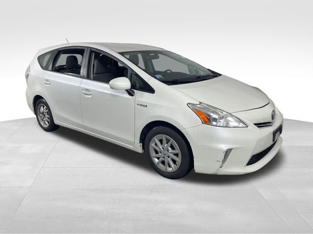 2014 Toyota PRIUS v Three