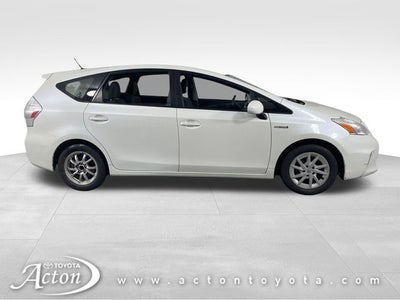 2014 Toyota PRIUS v Three