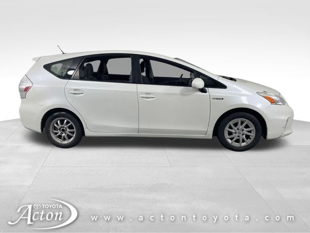 2014 Toyota PRIUS v Three