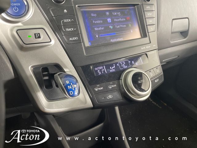 2014 Toyota PRIUS v Three