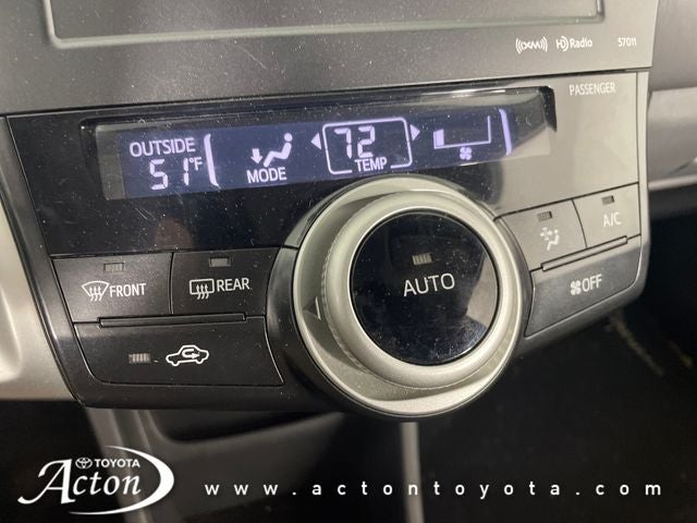 2014 Toyota PRIUS v Three