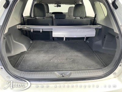 2014 Toyota PRIUS v Three