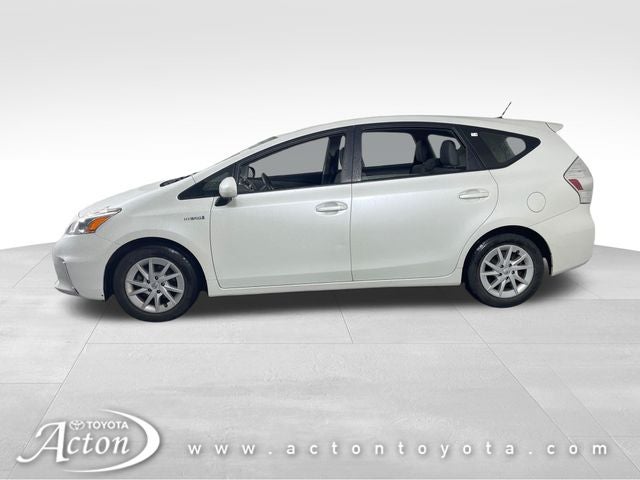 2014 Toyota PRIUS v Three