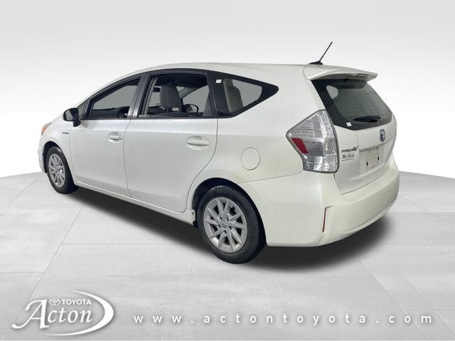 2014 Toyota PRIUS v Three