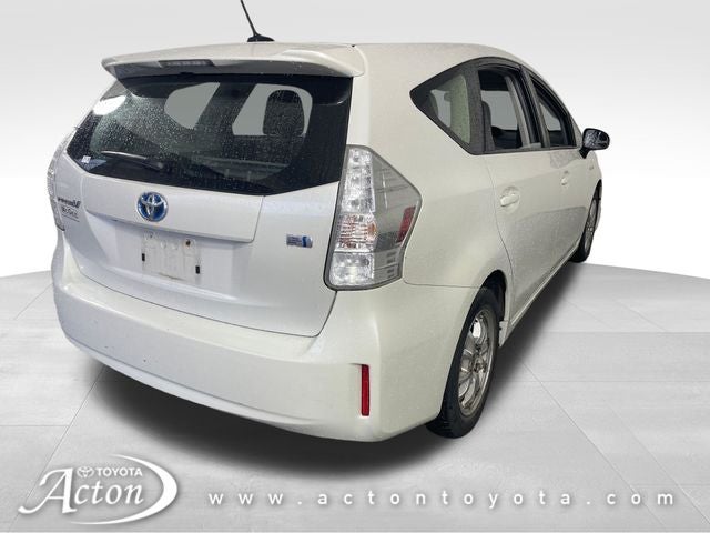 2014 Toyota PRIUS v Three