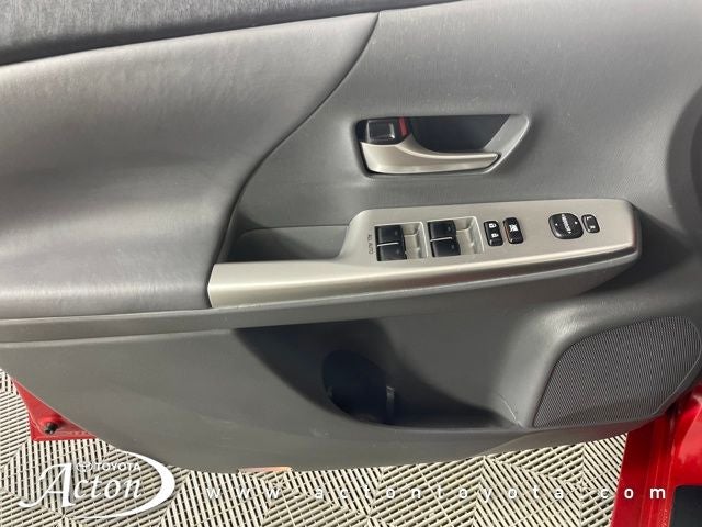 2013 Toyota PRIUS v Five