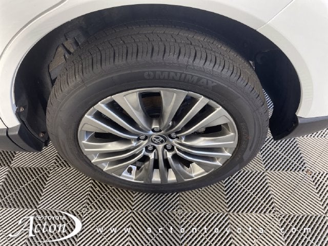 2023 Toyota Venza XLE