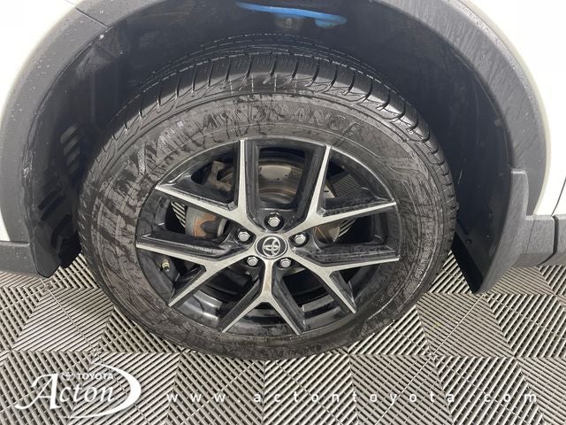 2017 Toyota RAV4 SE