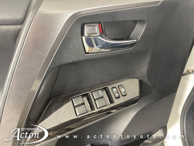 2017 Toyota RAV4 SE