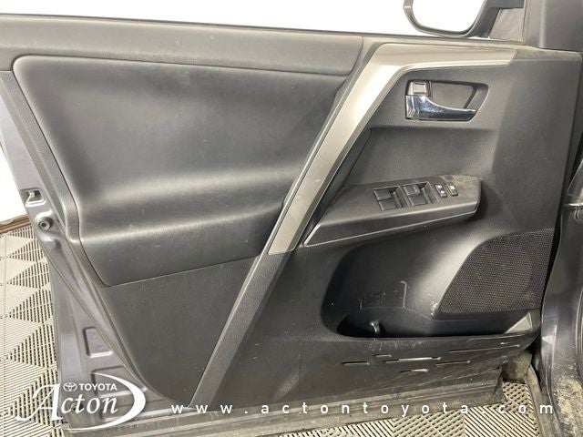 2016 Toyota RAV4 HYBRID XLE