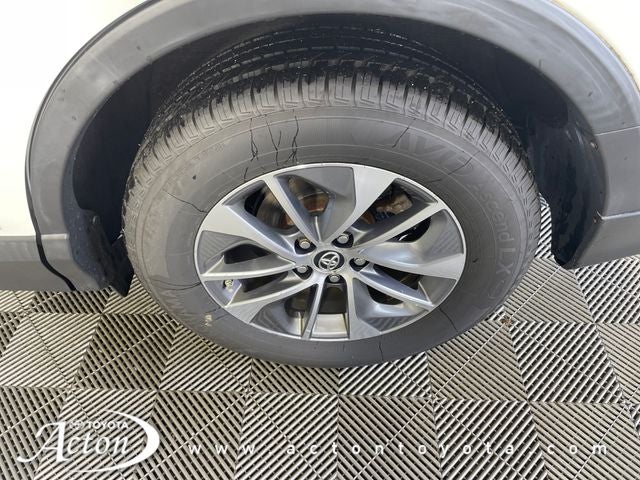 2017 Toyota RAV4 Hybrid XLE