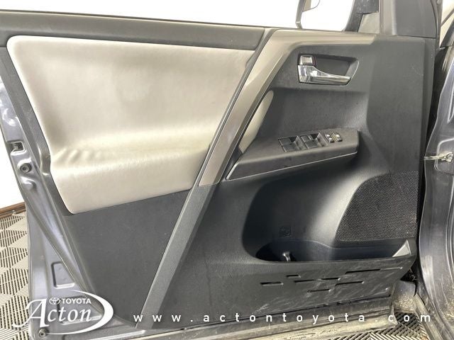 2017 Toyota RAV4 Hybrid XLE