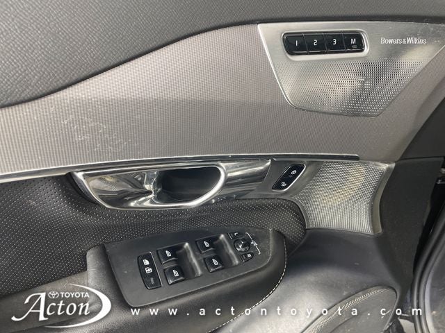 2016 Volvo XC90 T6 R-Design
