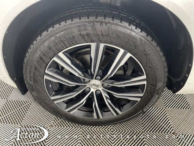 2022 Volvo XC60 B5 Inscription