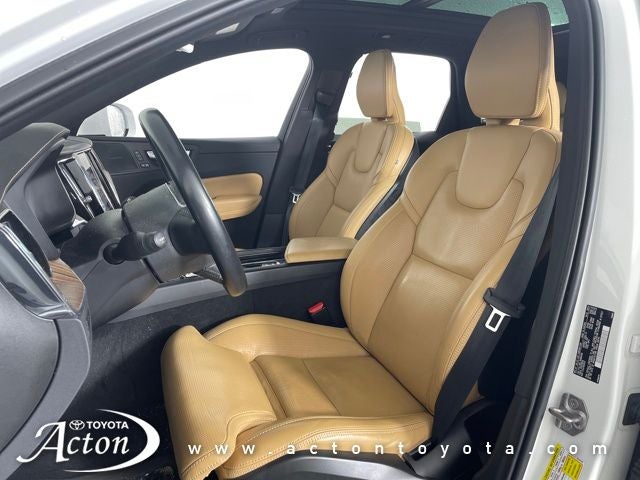 2022 Volvo XC60 B5 Inscription