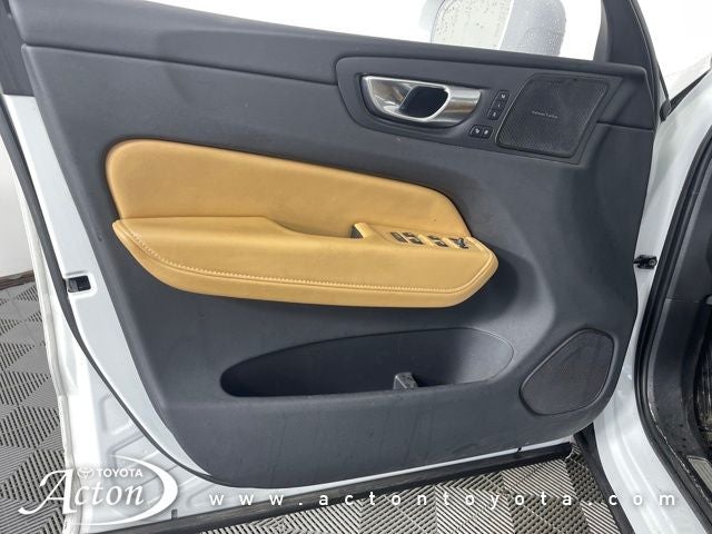 2022 Volvo XC60 B5 Inscription