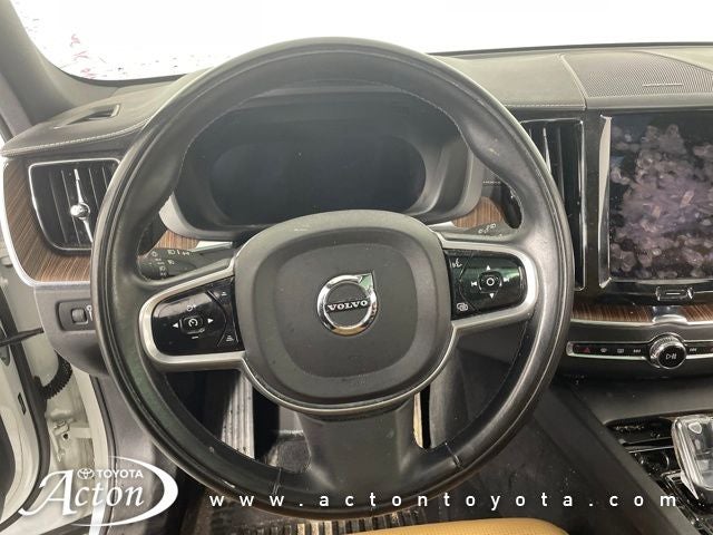 2022 Volvo XC60 B5 Inscription