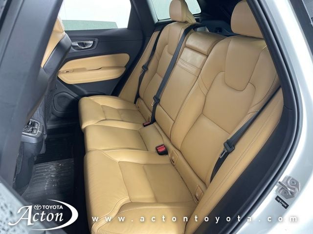 2022 Volvo XC60 B5 Inscription