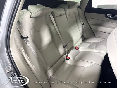 2025 Volvo XC60 B5 Ultra