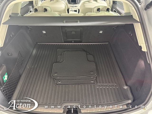 2025 Volvo XC60 B5 Ultra