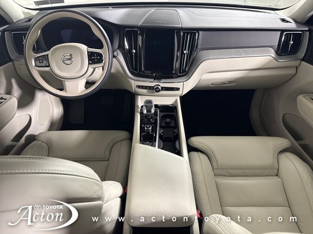 2025 Volvo XC60 B5 Ultra