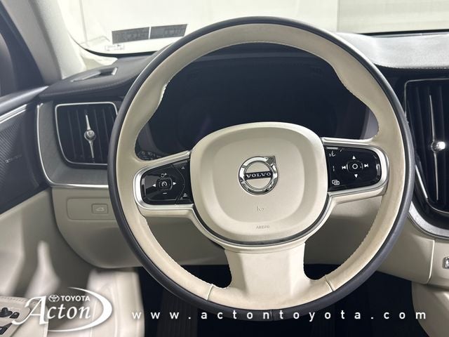 2025 Volvo XC60 B5 Ultra