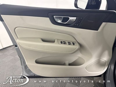 2025 Volvo XC60 B5 Ultra