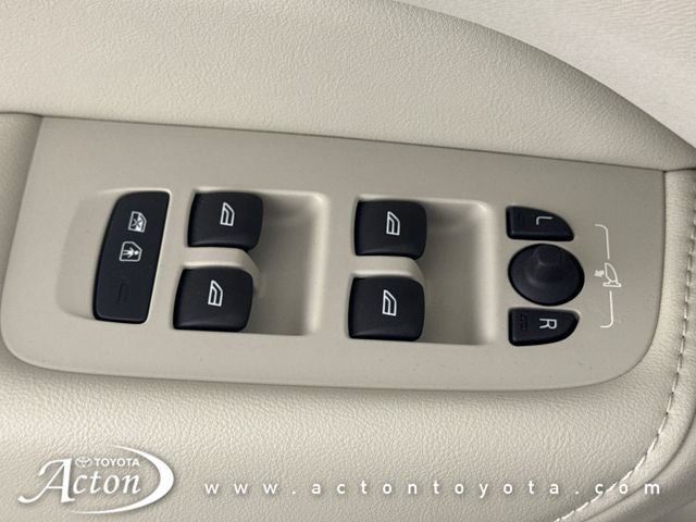 2025 Volvo XC60 B5 Ultra
