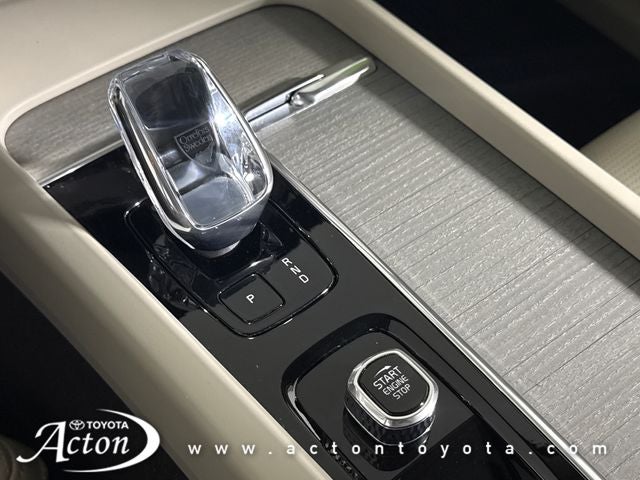 2025 Volvo XC60 B5 Ultra